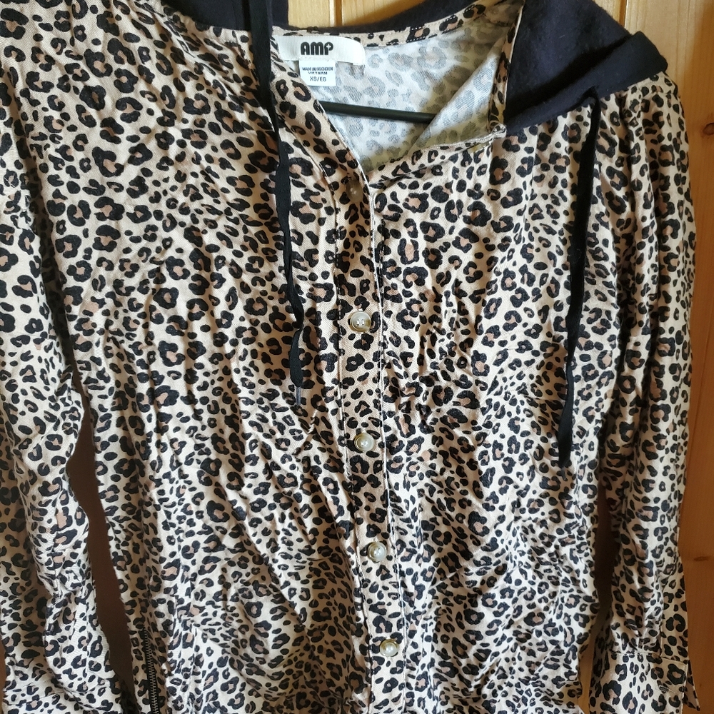 Leopard top